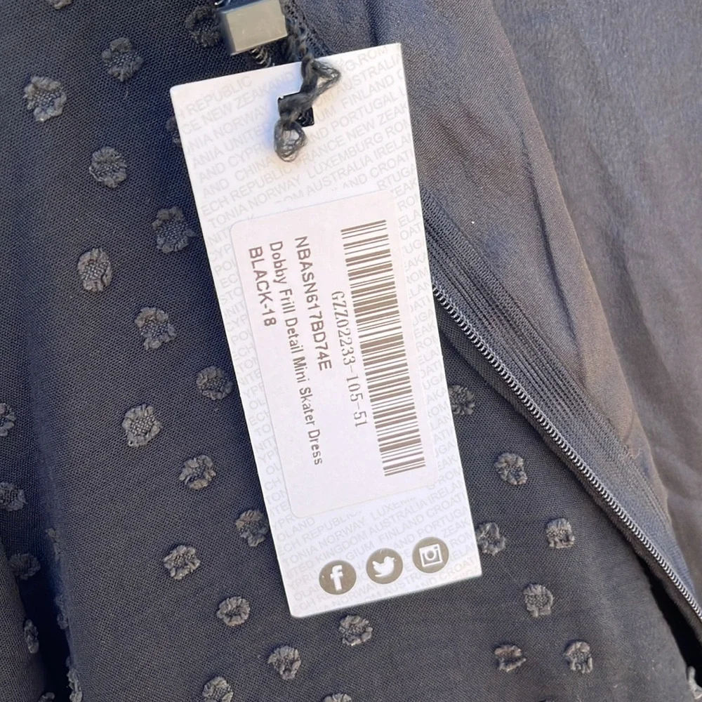 Boohoo Dobby Frill Detail Mini Skater Dress - Picture 5 of 5